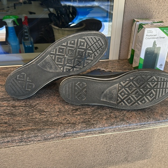 Boutique Limited edition Converse all stars. Navy/Grey Leather with black sole. - Picture 4 of 6